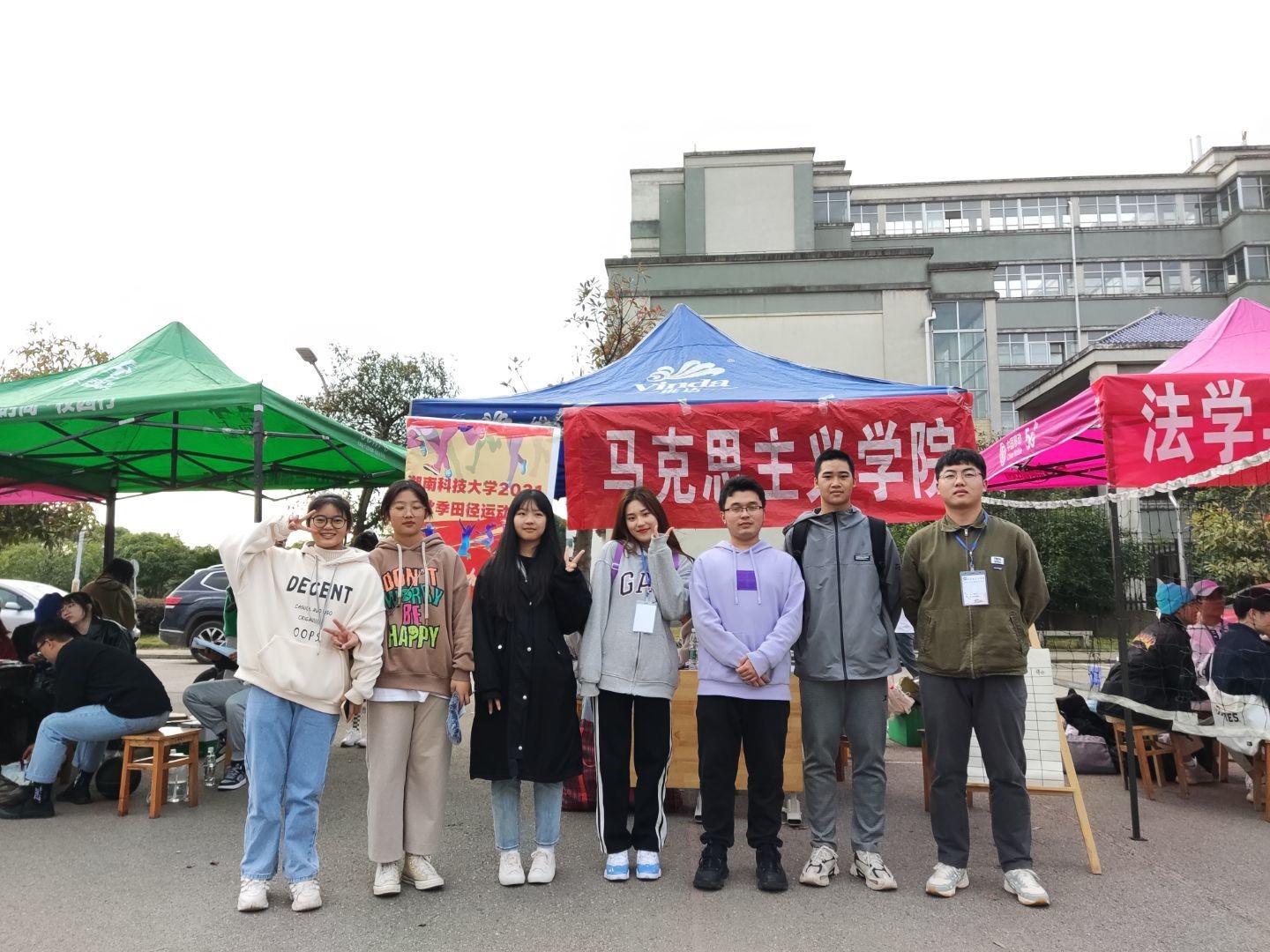 9bf52614e97a4eb39e3833c42b32e339.jpg 9bf52614e97a4eb39e3833c42b32e339.jpg